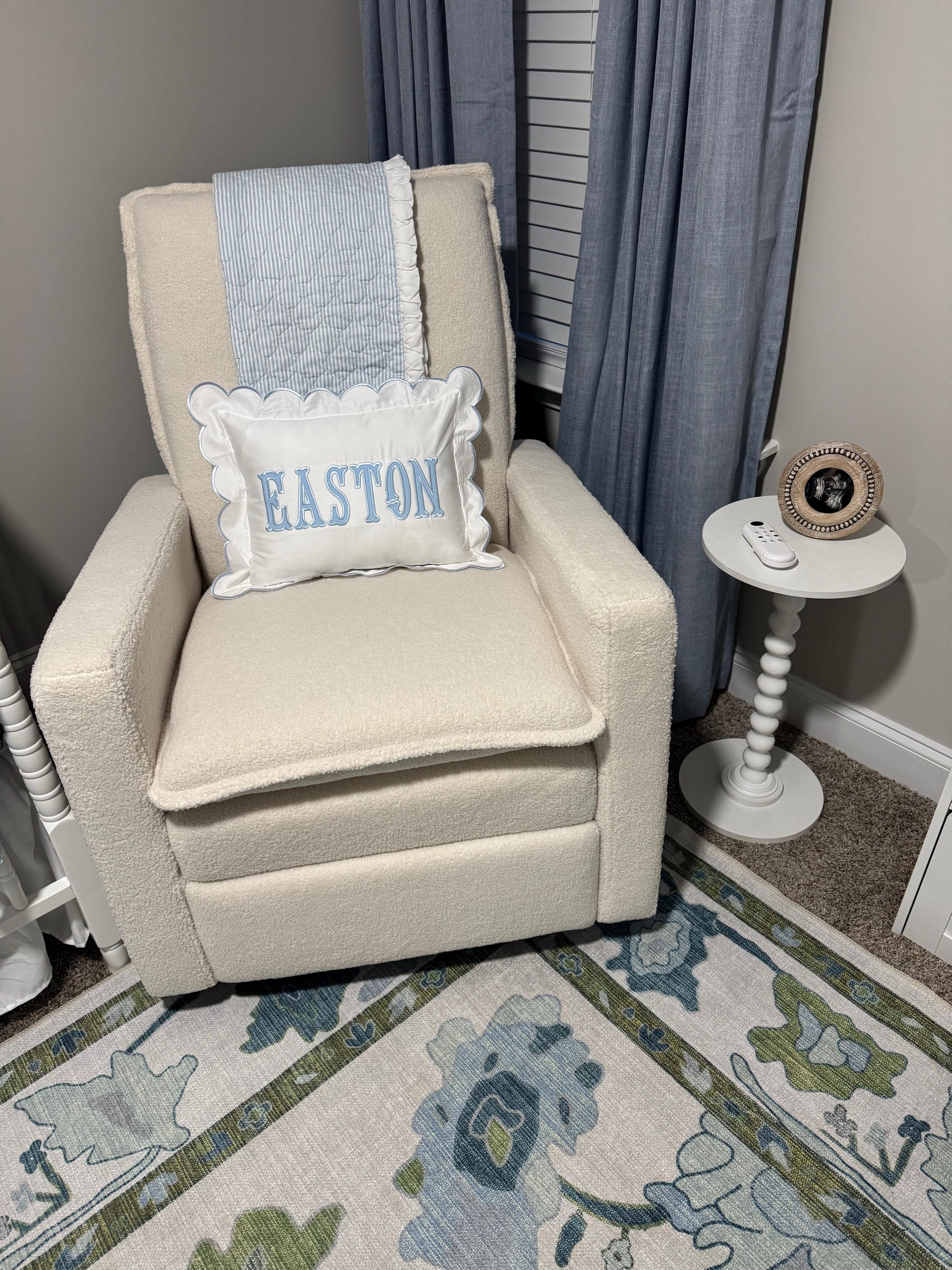 Scallop Pillow Sham/Monogram Nursery Pillow/Personalized Baby Gift/Bow Pillow/College Monogram Pillow/Decorative Throw/Monogram Pillow Sham