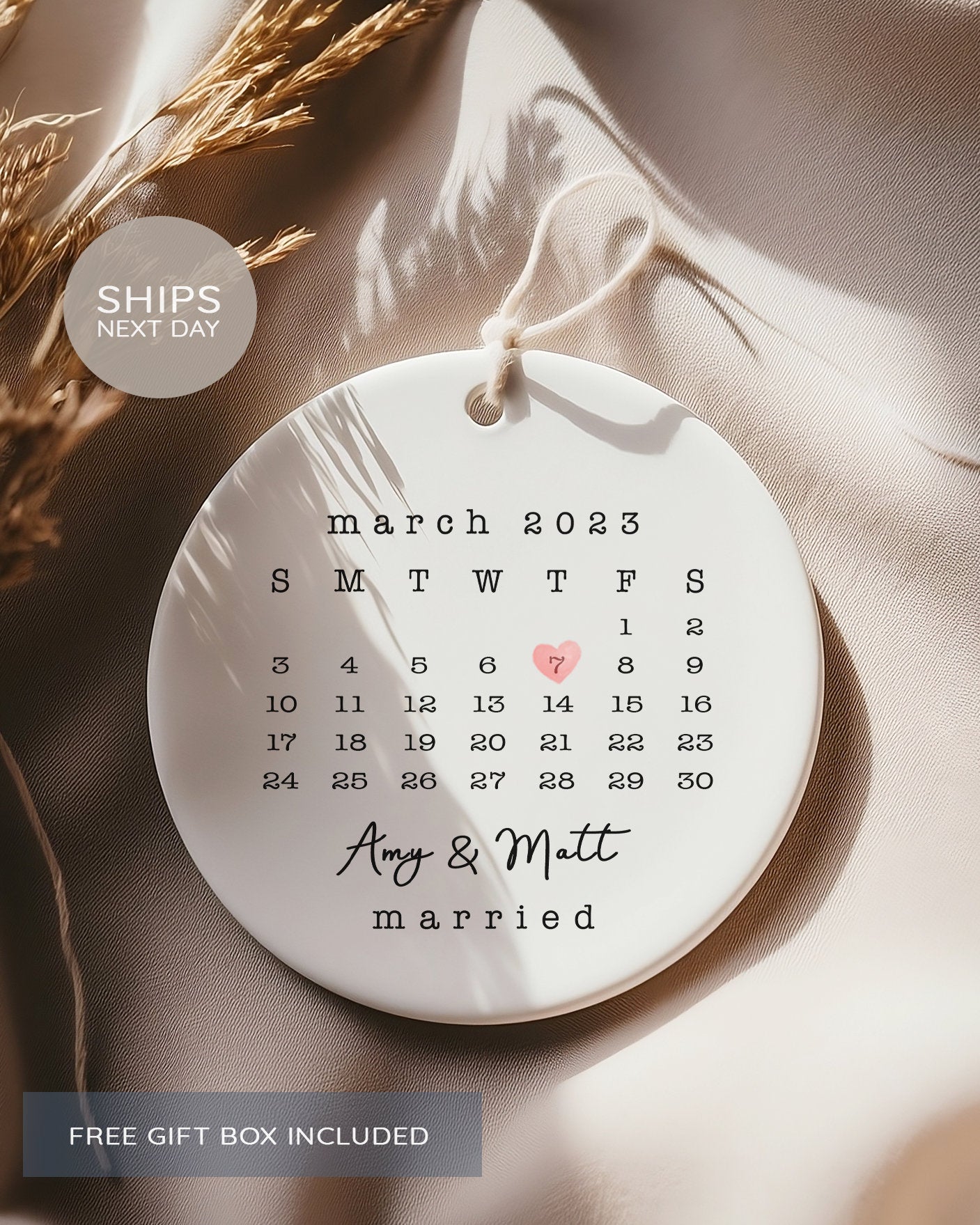 Married Ornament, Wedding Gift, Wedding Date ornament, Heart Calendar, Anniversary Gift, Our First Christmas, Newlywed Gift, Wedding Gift