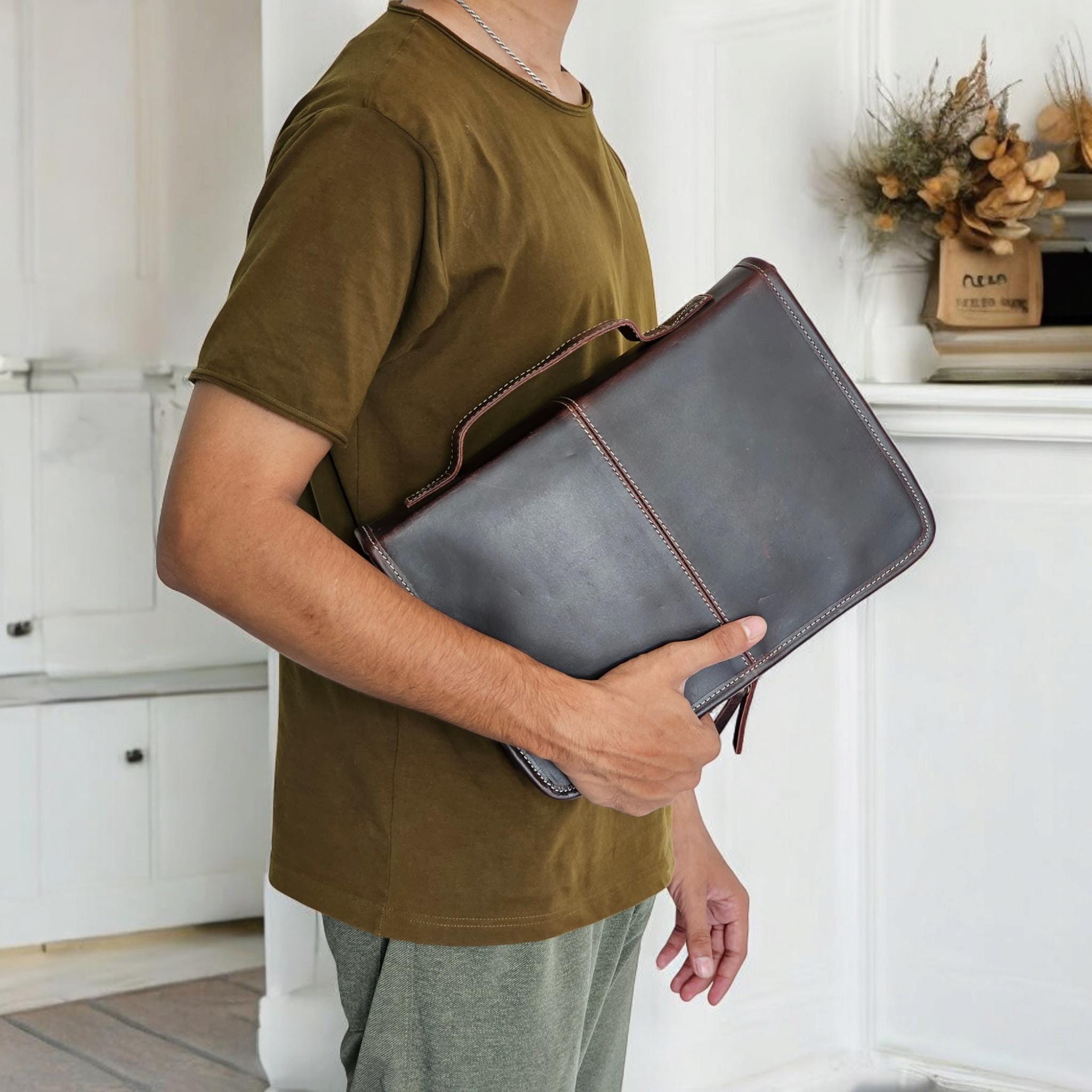 Personalized Leather Bible Cover, Religious Gifts, Engraved Bible Cover Zipper, Bible Cover with Handle, Bible Case, Monogrammed Bible Cover