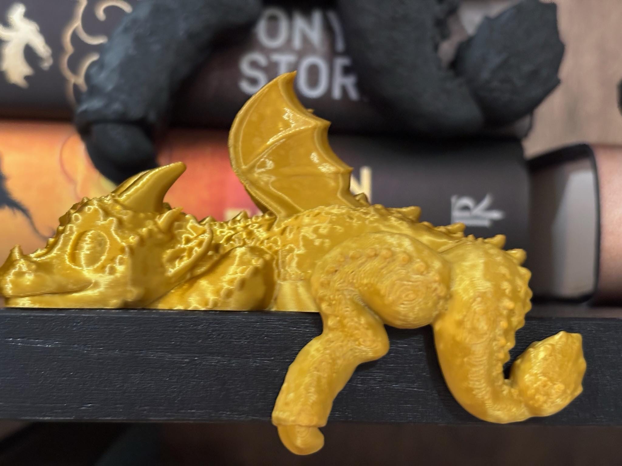 Sleeping Bookshelf Dragon | Empyrean Series, Fourth Wing Decor | 3D Printed Gift, Good Reads, Adorable Cute Decoration, Bookis