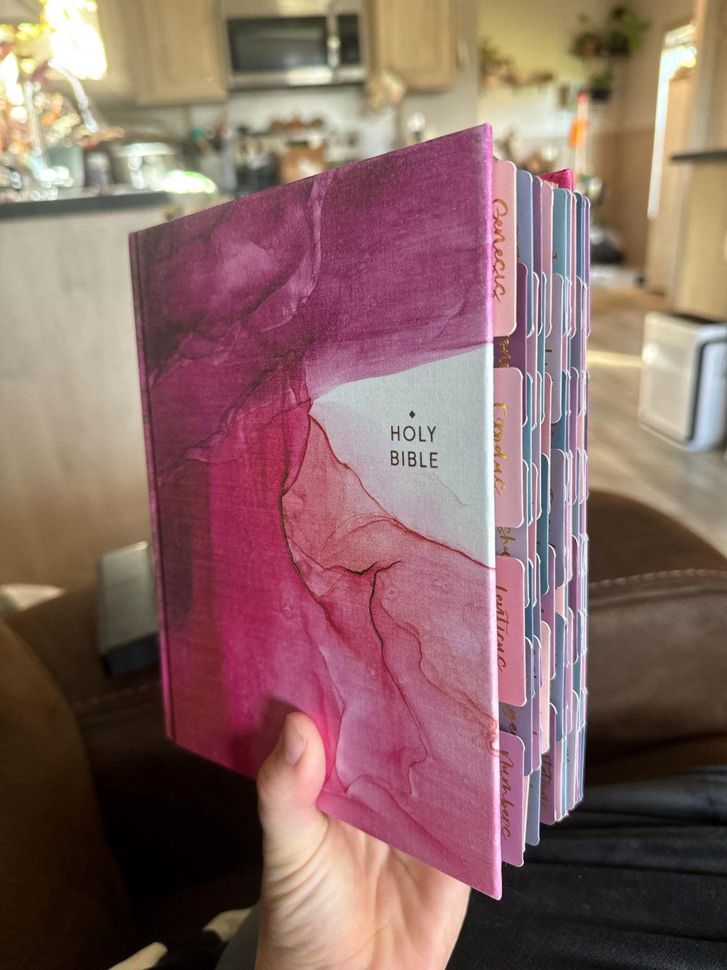 Gorgeous NIV Pink Marble Bible with TABS, Cloth over Board, Art Gilded Edges, Red Letter, Comfort Print