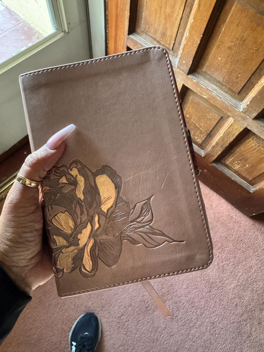 NLT Compact Giant Print Bible, Filament-Enabled Edition LeatherLike, Rose Metallic Peony, Red Letter with Floral Tabs