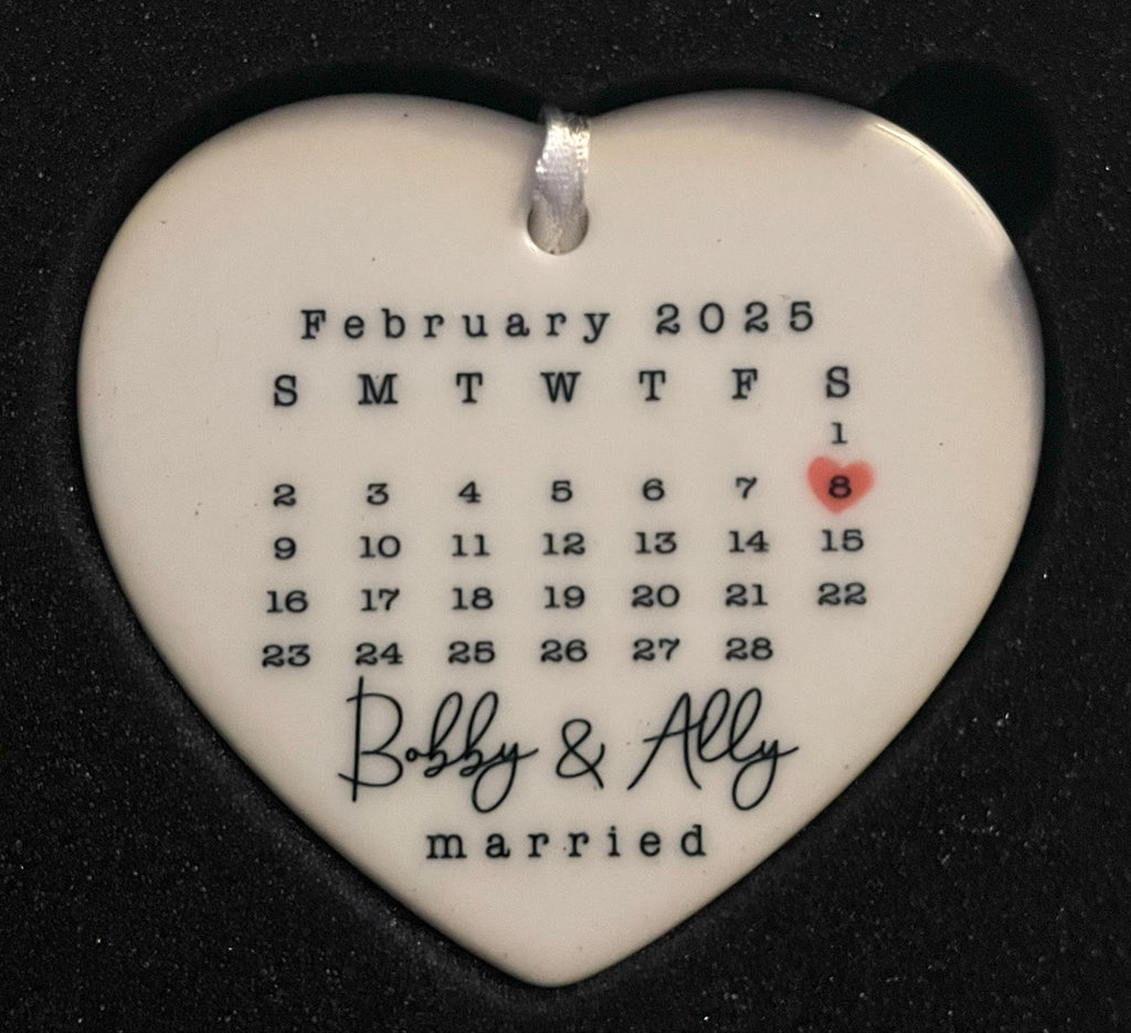 Married Ornament, Wedding Gift, Wedding Date ornament, Heart Calendar, Anniversary Gift, Our First Christmas, Newlywed Gift, Wedding Gift