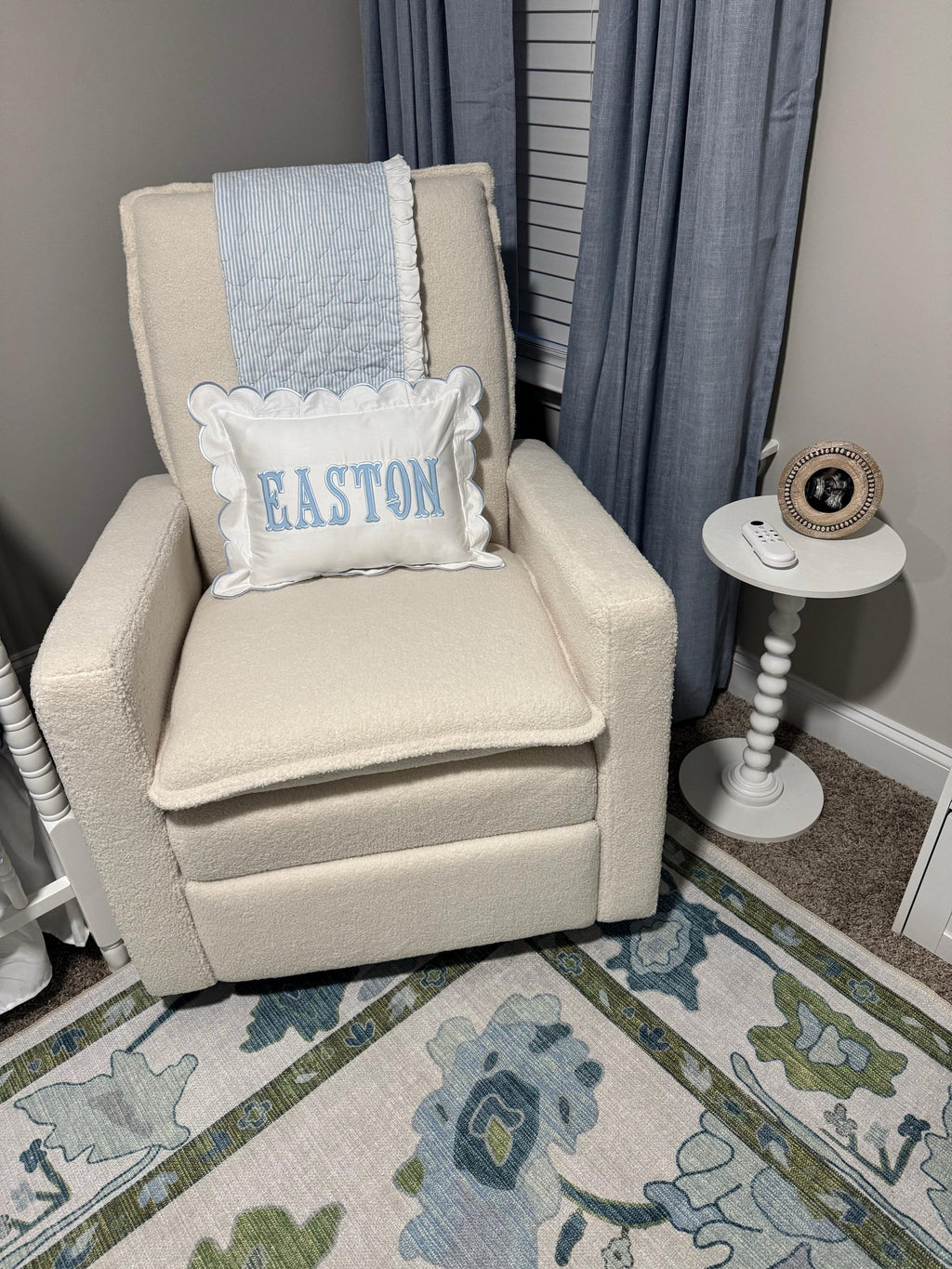 Scallop Pillow Sham/Monogram Nursery Pillow/Personalized Baby Gift/Bow Pillow/College Monogram Pillow/Decorative Throw/Monogram Pillow Sham