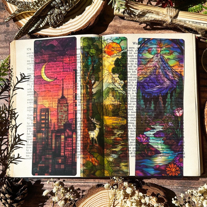 Velaris, Terrasen, Lunathion Trio Stained Glass Bookmarks (Transparent Bookmark, Stained Glass Night Court, Fantasy Book Reader Gift)