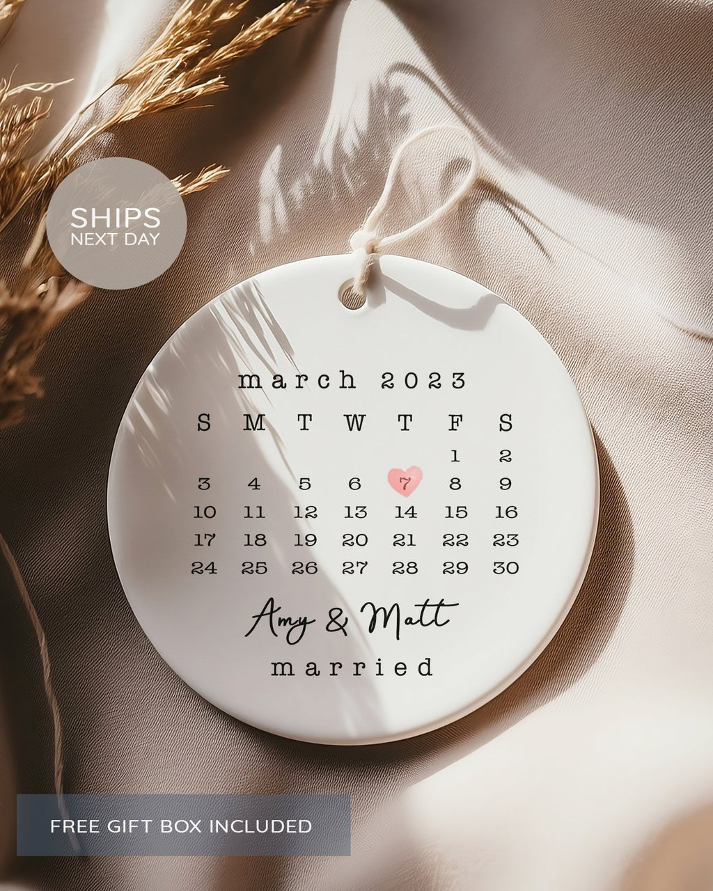 Married Ornament, Wedding Gift, Wedding Date ornament, Heart Calendar, Anniversary Gift, Our First Christmas, Newlywed Gift, Wedding Gift