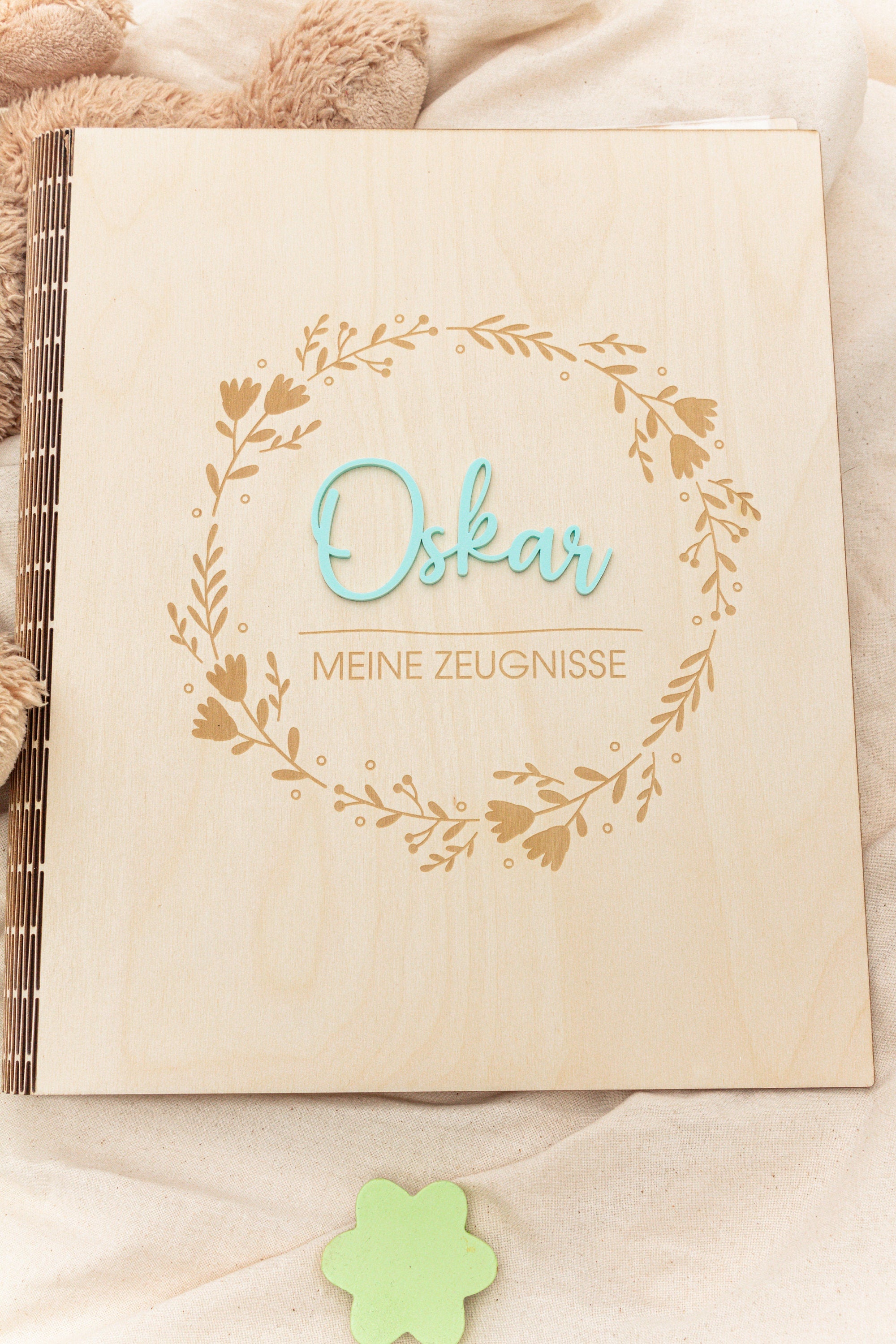 Certificate folder made of wood with floral patterns, folder for certificates with name, school enrollment gift for school child, certificate folder A4 with transparencies